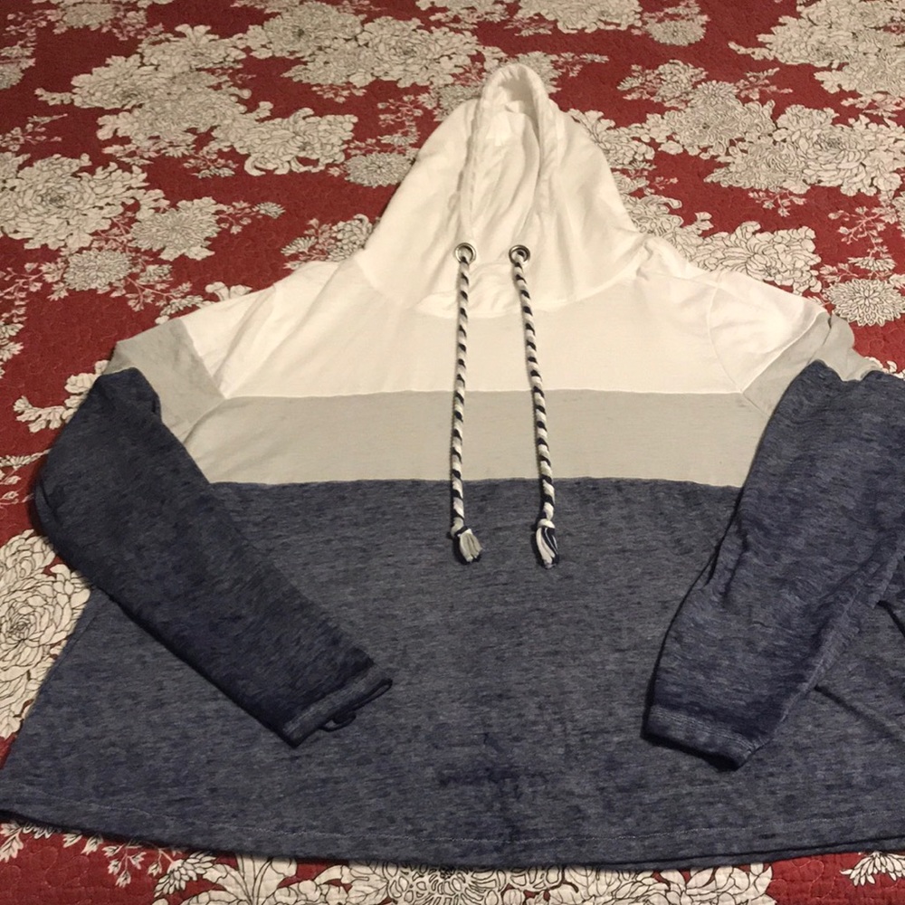 Women’s Maurice’s lightweight hoodie